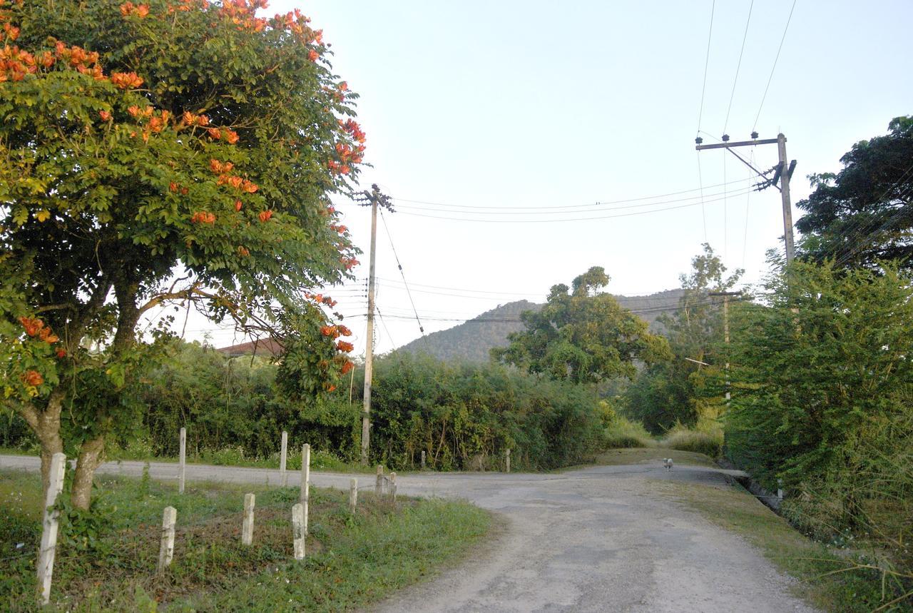 Bed and Breakfast Jamjuree Garden Ban Thung Ma Nieo Exterior foto